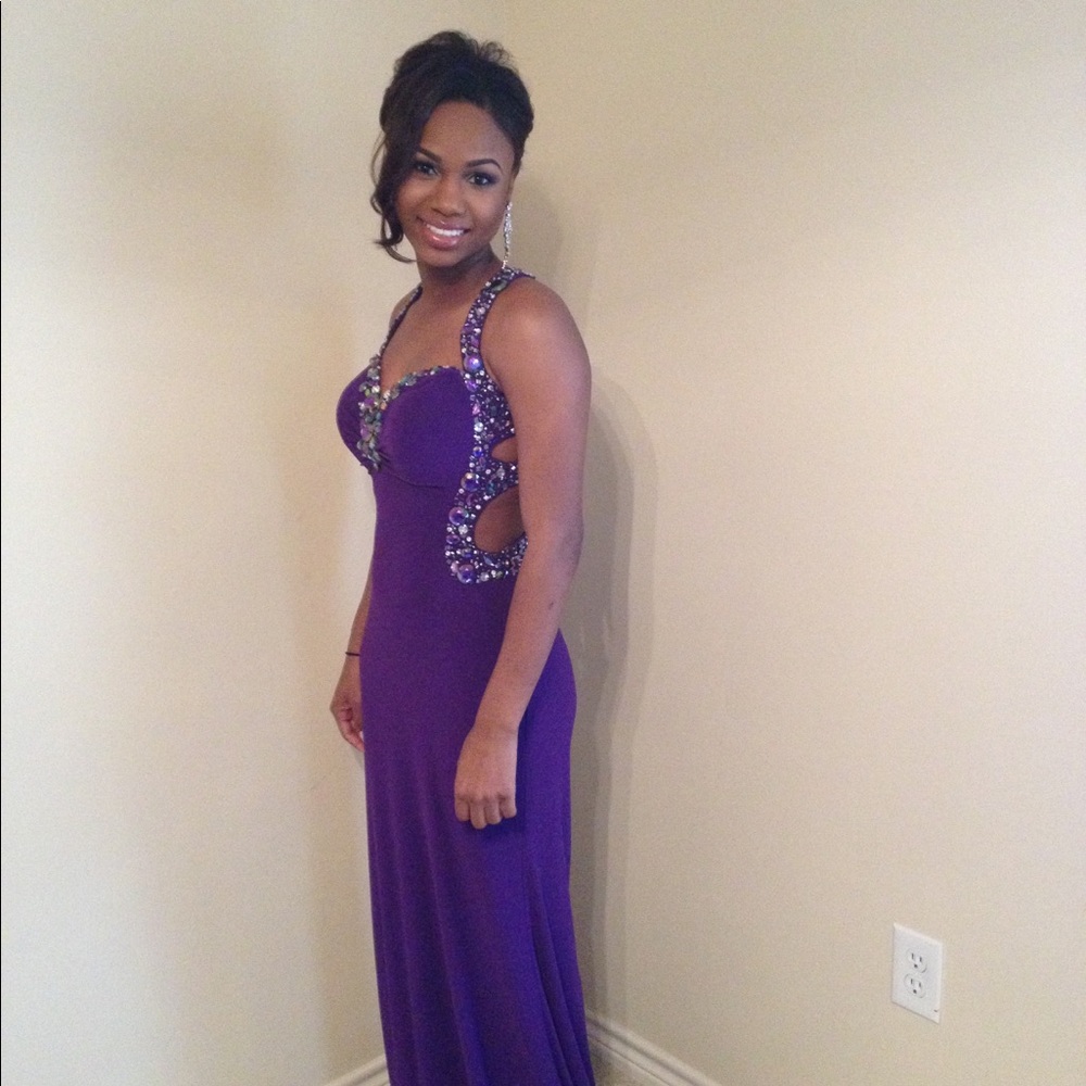 GIGI FORMAL LONG GOWN